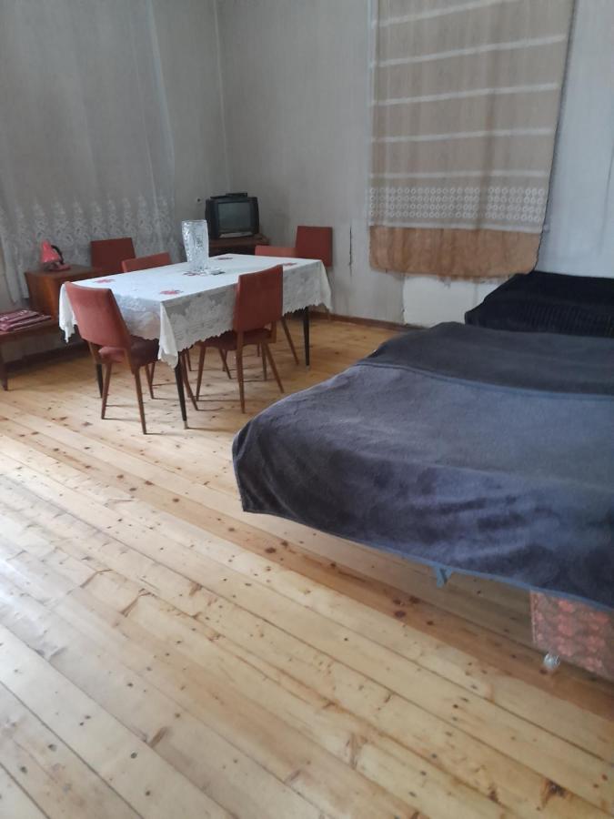 Levani'S Guesthouse Zugdidi Buitenkant foto