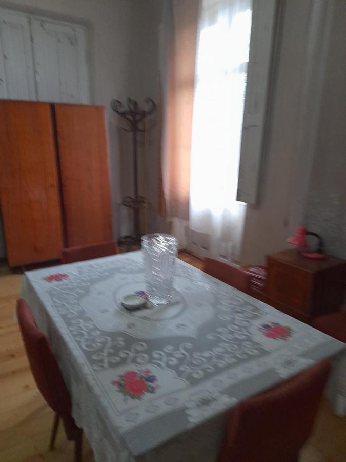 Levani'S Guesthouse Zugdidi Buitenkant foto